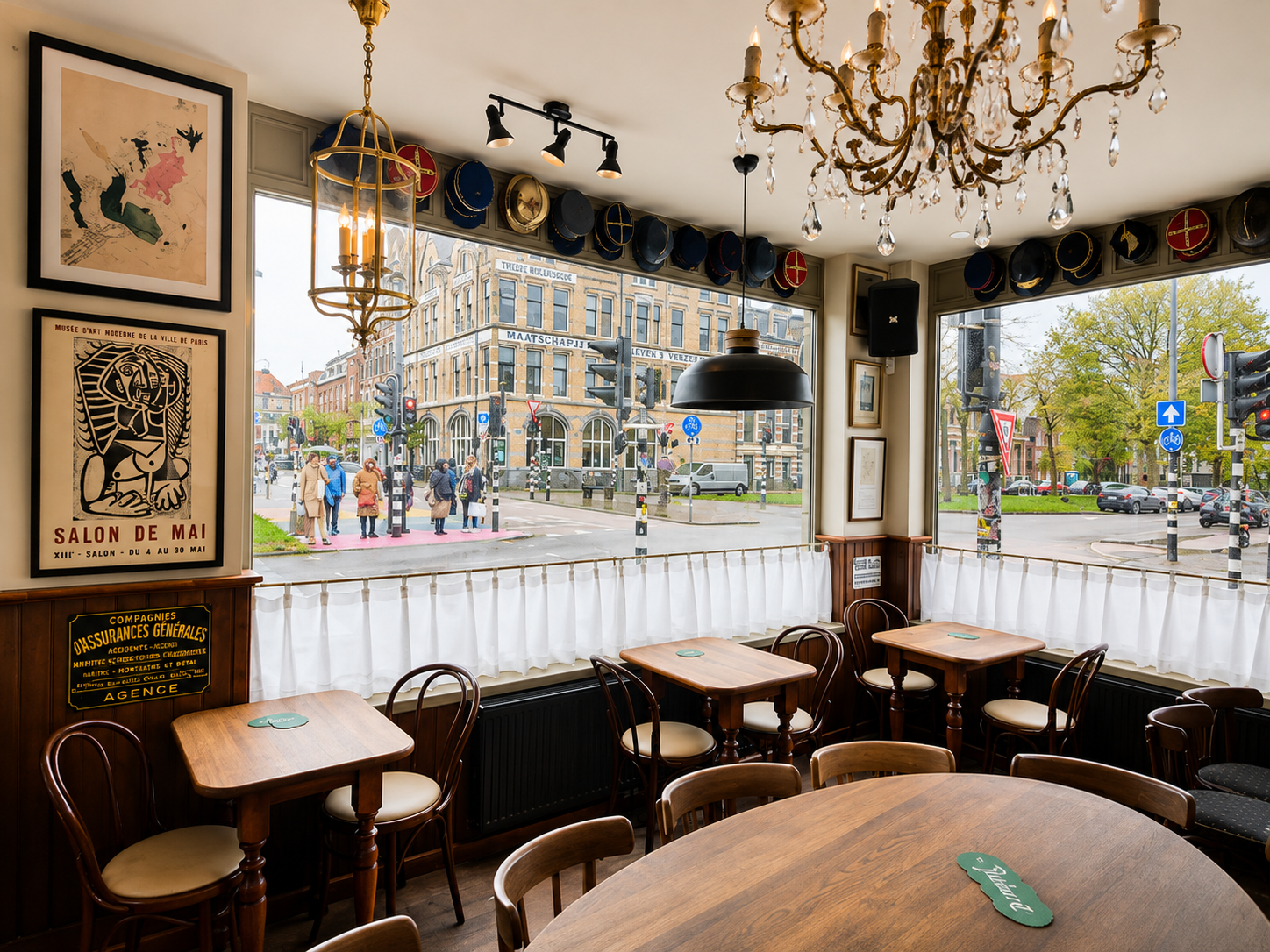 Complete afbouw van Café de Paris na horecarenovatie